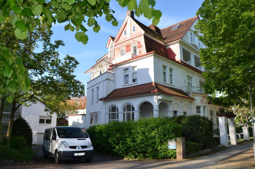 Hotel Villa Konigin Luise Bad Pyrmont Exteriör bild