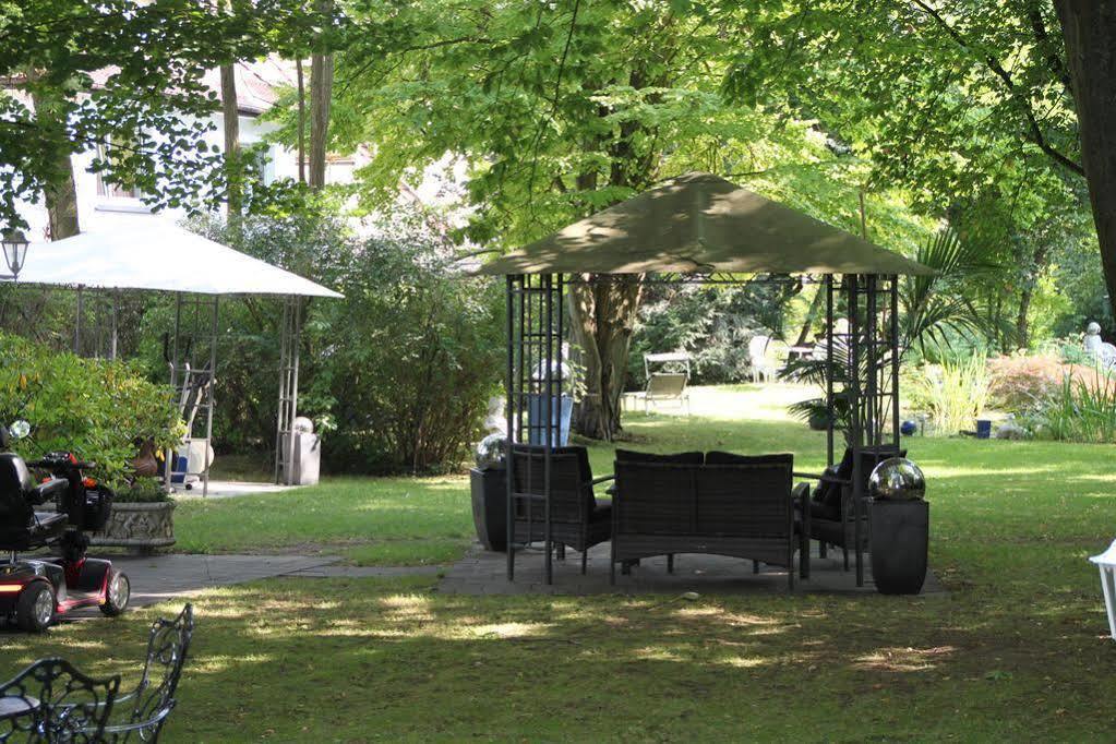Hotel Villa Konigin Luise Bad Pyrmont Exteriör bild
